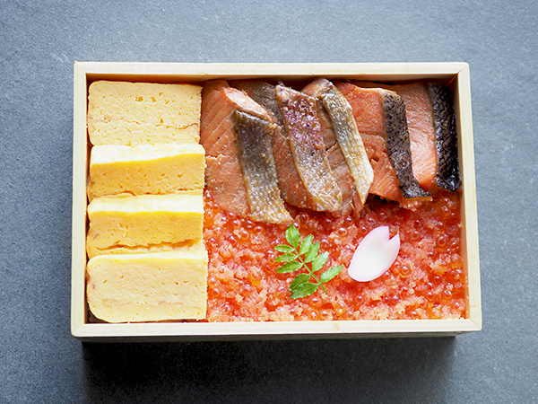 炙りサーモンといくら明太子弁当