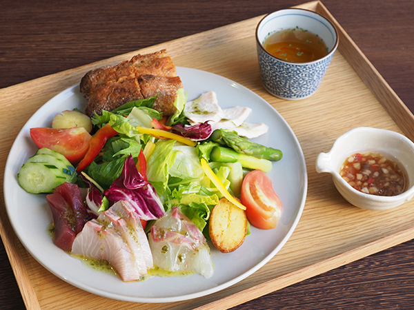 九州産野菜たっぷりサラダランチ